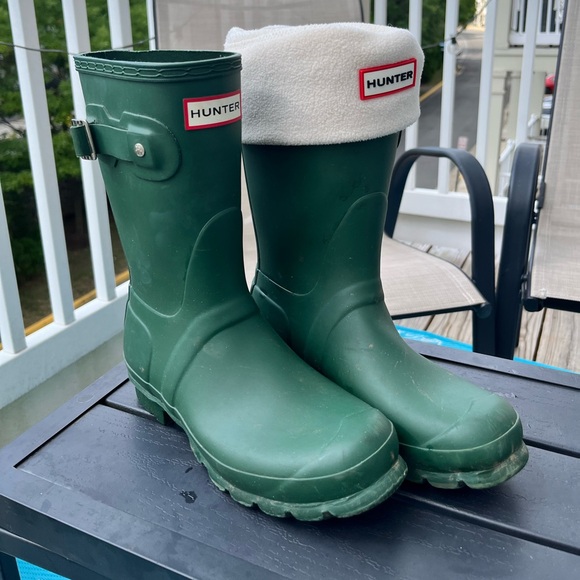 HUNTER original rain boots in hunter green, comes with boot socks!! Size W6 💚 - Picture 12 of 13